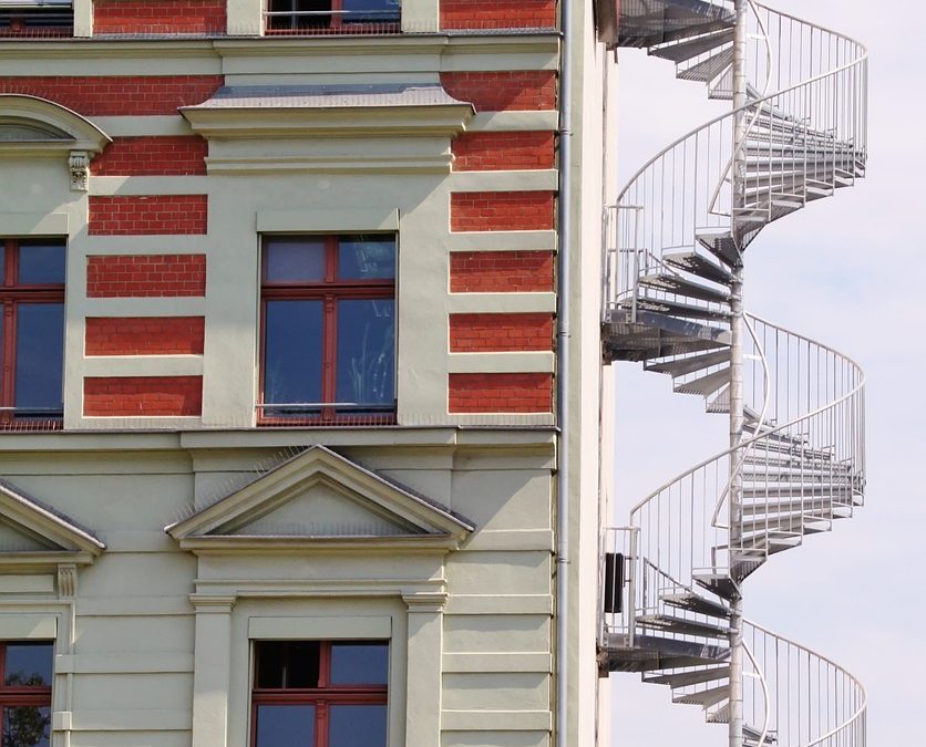 Dinas Damkar Sanggau Tanggap Darurat di Kantor Camat