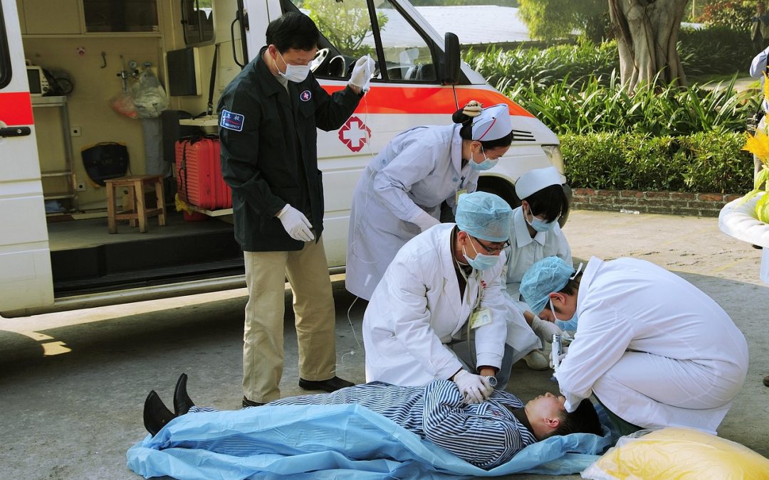 Dinas Damkar Sanggau Bersihkan Material Longsor di Terminal